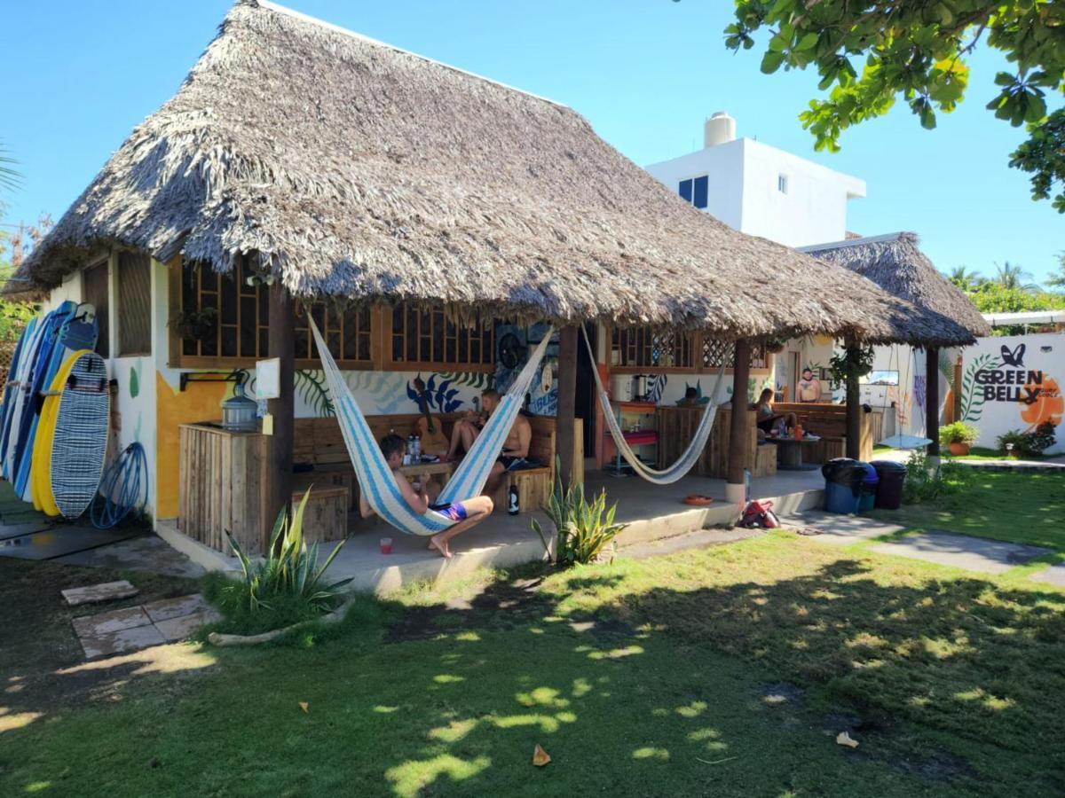 Green Belly Surf Hostel El Paredón Buena Vista Exteriör bild