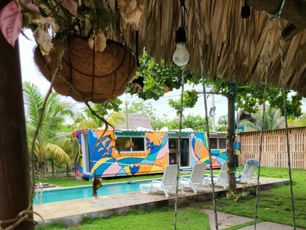 Green Belly Surf Hostel El Paredón Buena Vista Exteriör bild